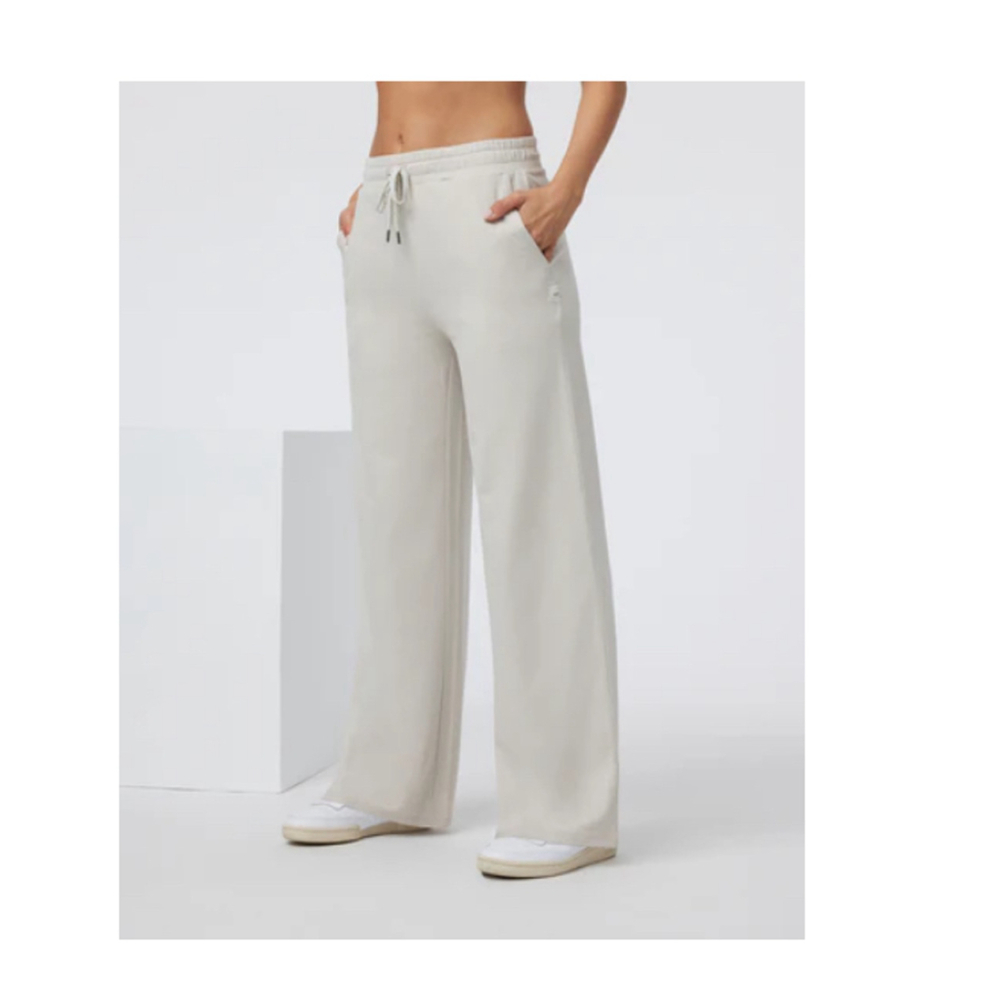 Vuori Wide Leg Sweatpants in Light Beige